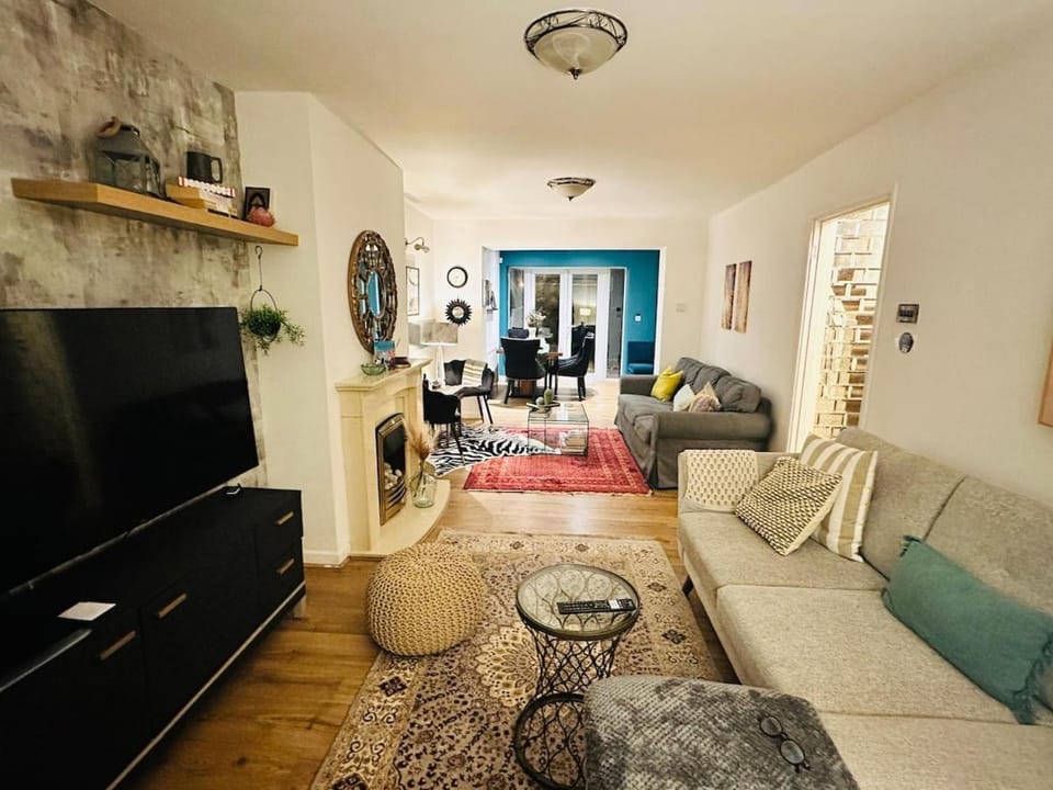 Communal lounge/ TV room