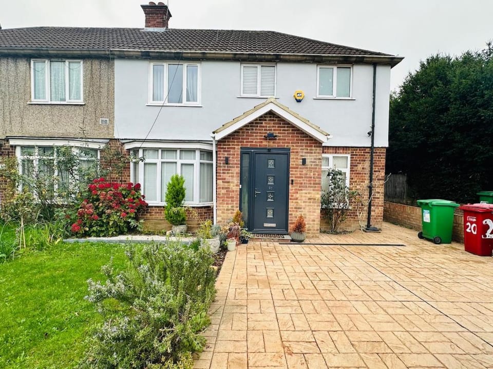 Peaceful, close to centre, Home House in Slough