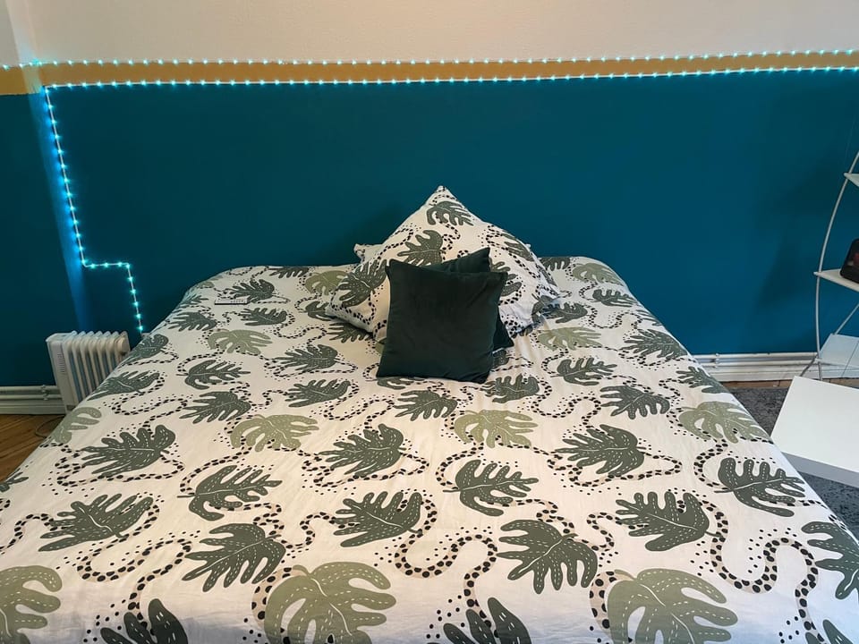 The Golden King Room Neukölln Vacation rental in Berlin