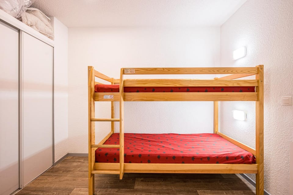 Bed, Bedroom, bunk bed