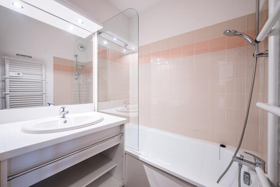 Bathroom, Bath