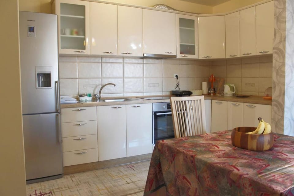 Comfy and Spacious Apartment in a Quiet City Area Apartment in Skopje