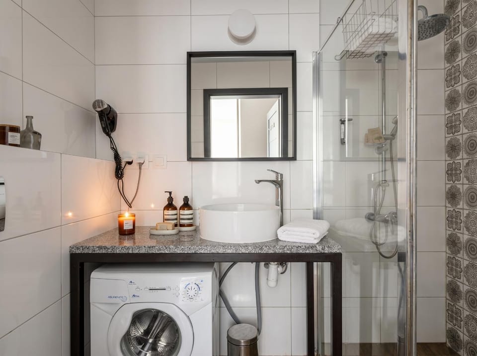 Shower, Bathroom, washing machine