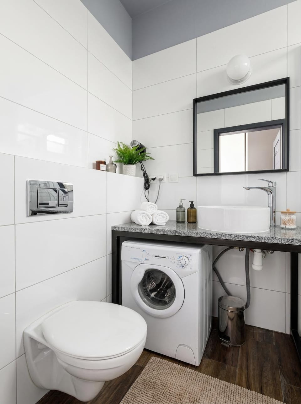 Toilet, Bathroom, towels, washing machine