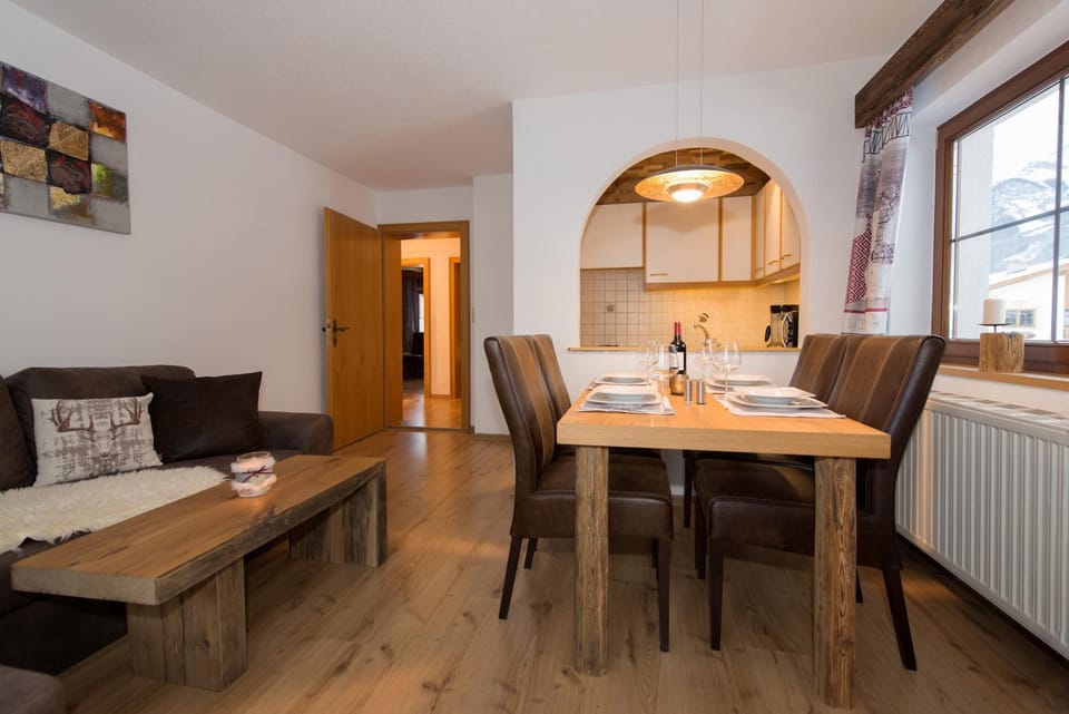 Kitchen or kitchenette, Living room, Dining area