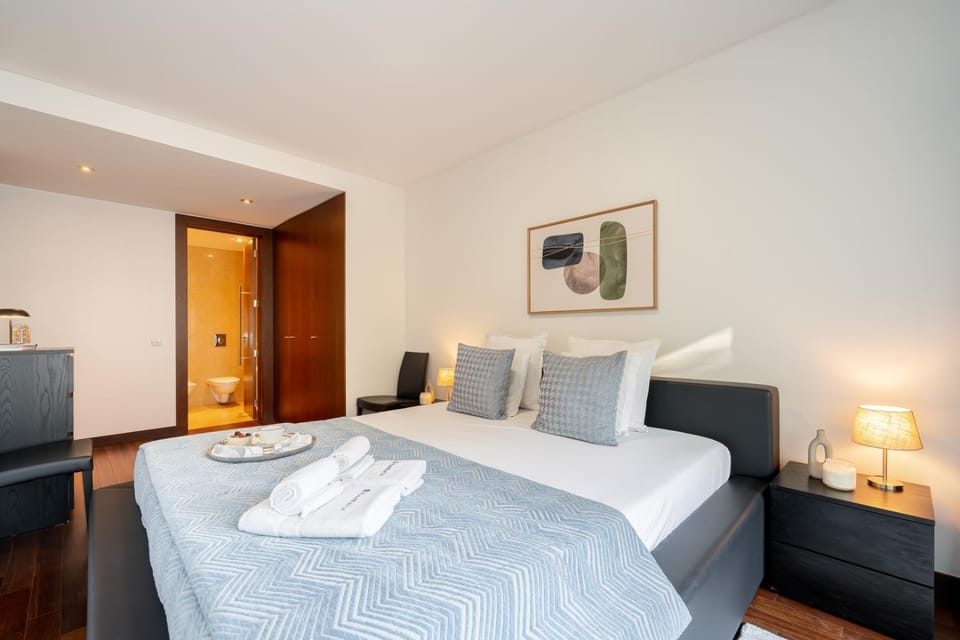 Bed, Bedroom, towels, wardrobe