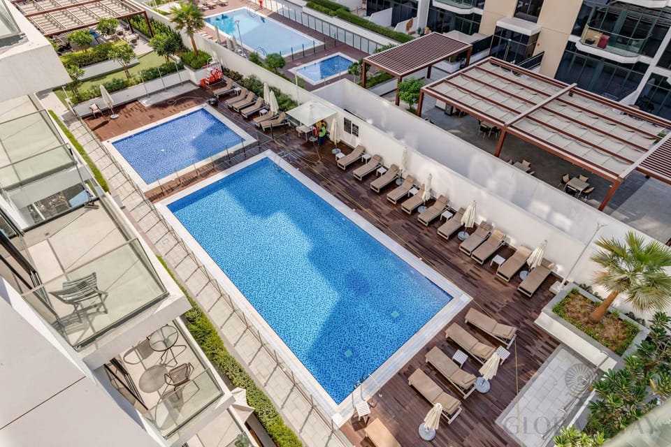 Pool view, Swimming pool