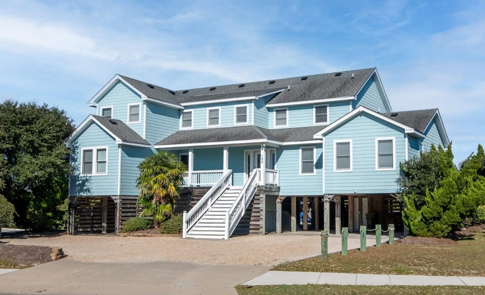 Why Knot - Southern Shores, Oceanside, 600 Ft to Beach Access, Elevator, Pool, Hot Tub House in Southern Shores