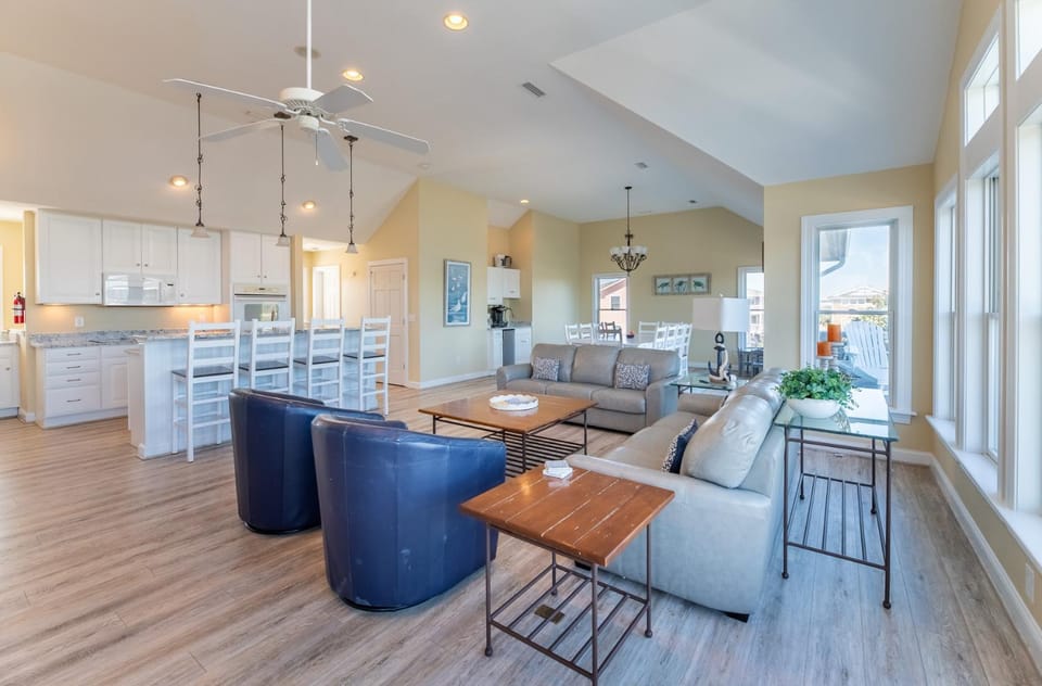 Why Knot - Southern Shores, Oceanside, 600 Ft to Beach Access, Elevator, Pool, Hot Tub House in Southern Shores
