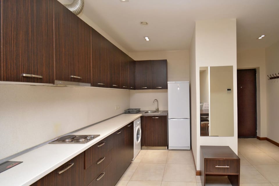 Kitchen or kitchenette, pet friendly, stove
