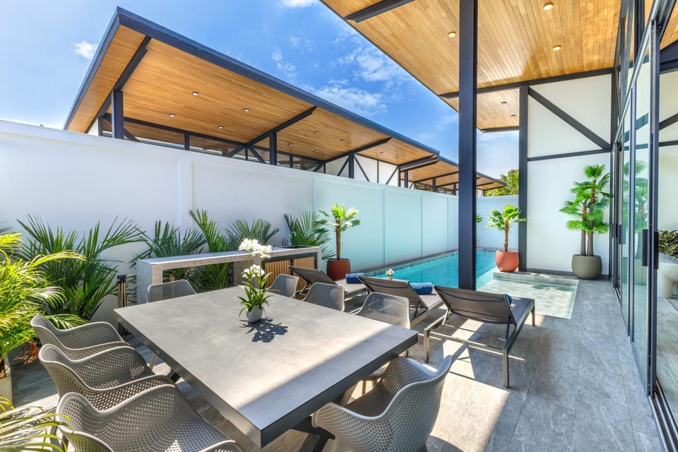 Day, Seating area, Pool view