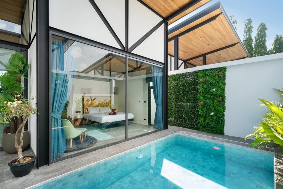 Swimming pool, Swimming pool