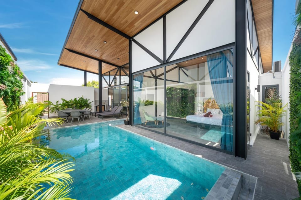 Swimming pool, Swimming pool