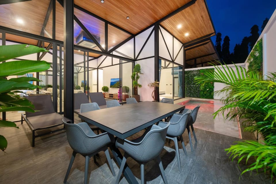 Garden, Balcony/Terrace, Dining area, Pool view, Swimming pool