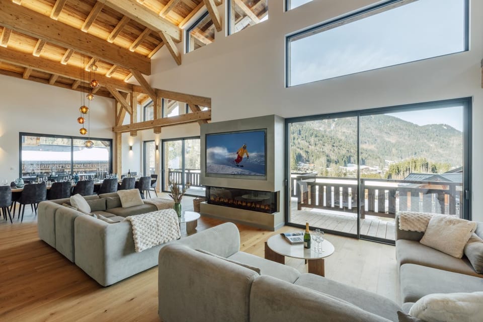 Communal lounge/ TV room, TV and multimedia, Living room