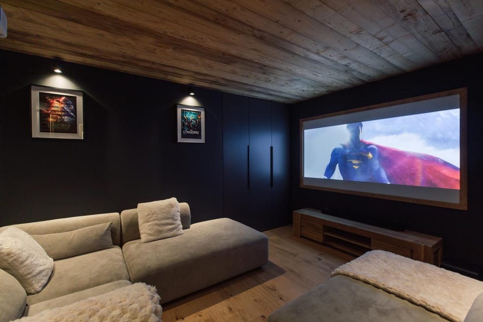 Communal lounge/ TV room, TV and multimedia