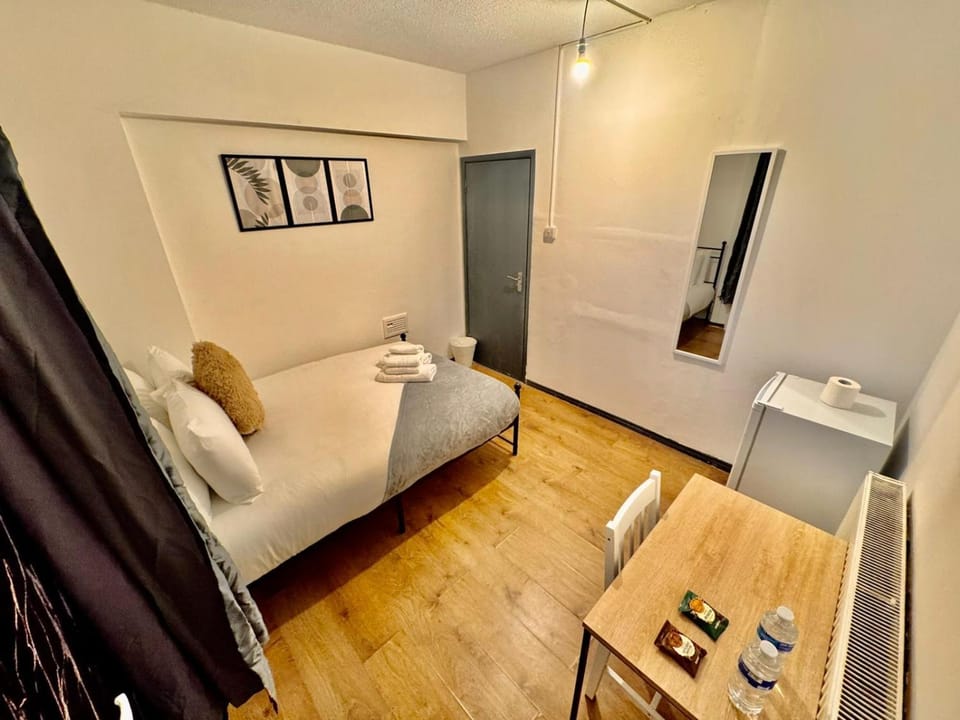 Lovely Room Walk to Euston & Regents Park Vacation rental in London Borough of Islington