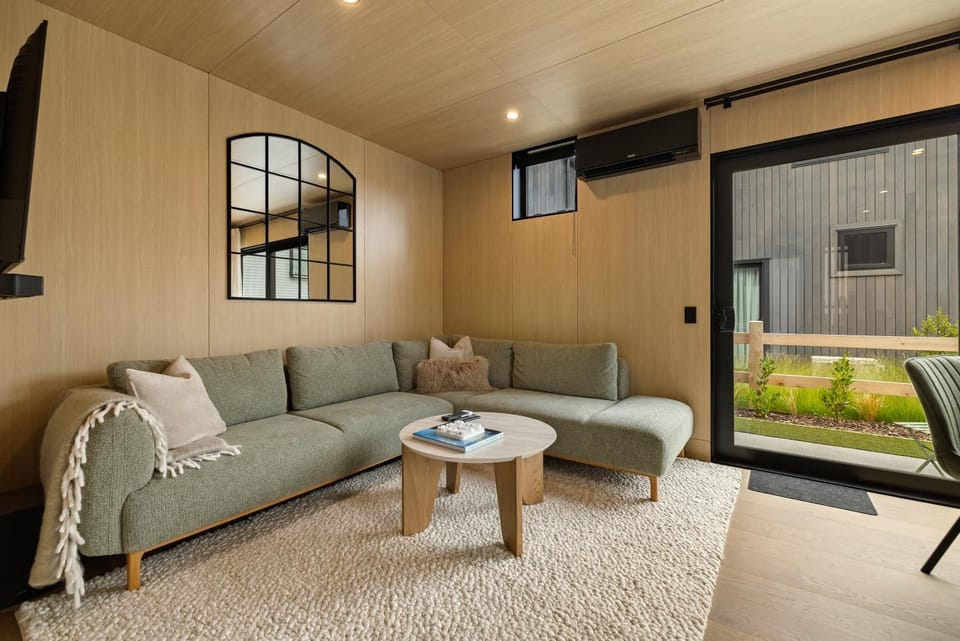 Kowhai Luxury Villa Queenstown House in Queenstown