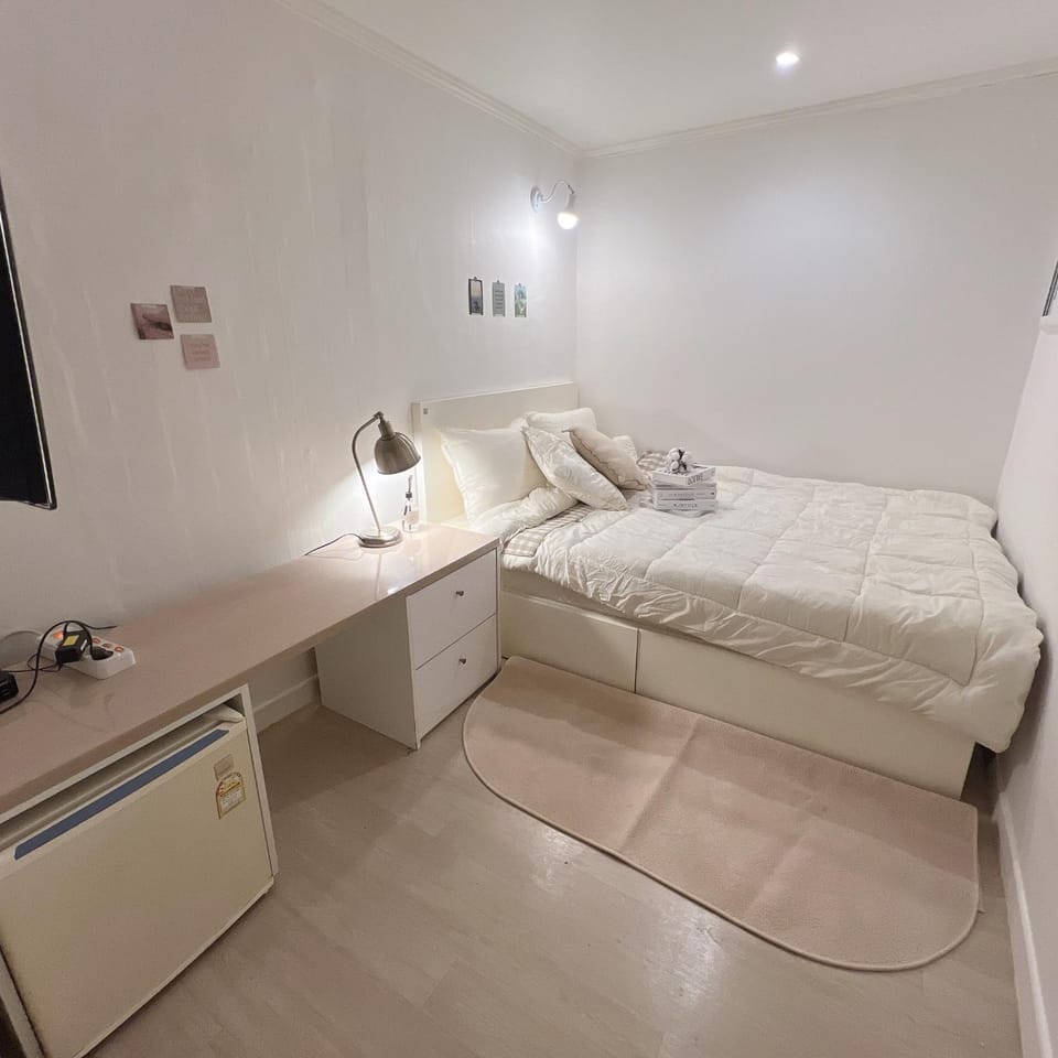 부천역 300m거리 초역세권 가성비 좋은 편한 숙소 Motel in Seoul