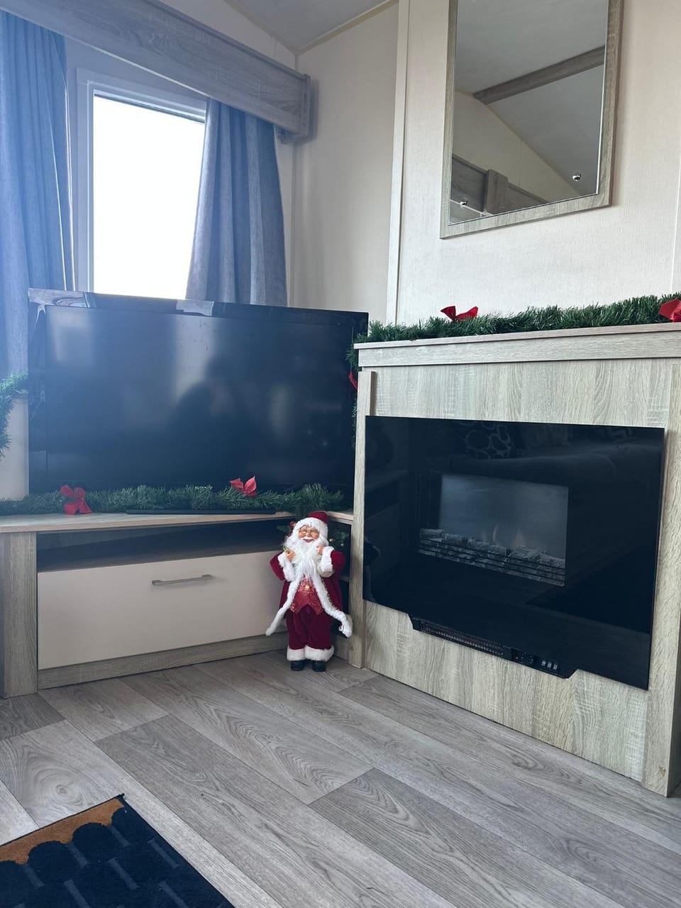 Ocean Bliss-Beach Front - Lux- Sea View- 3-Bedroom Caravan- 8 Sleeps House in England
