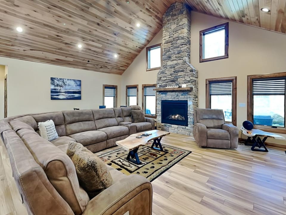 Mountain Whisper House in Deep Creek Lake