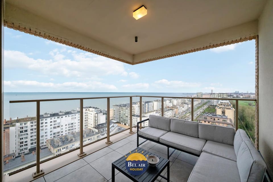 Day, View (from property/room), Balcony/Terrace, Seating area, City view, Sea view