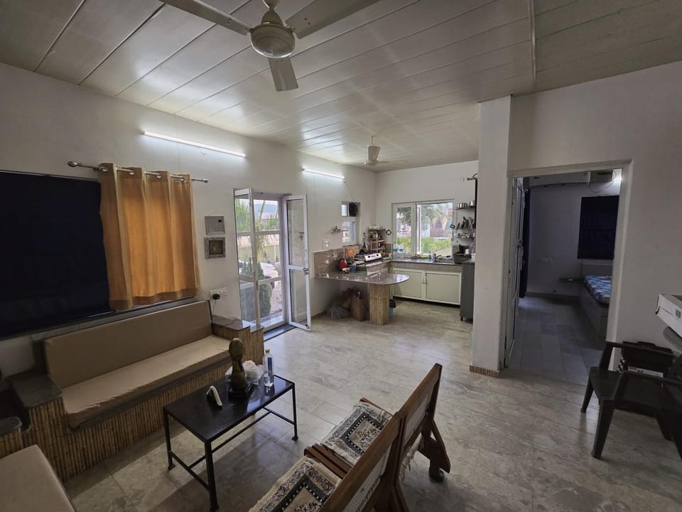 Kitchen or kitchenette, Living room, Dining area