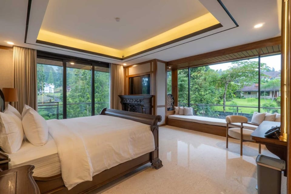 Bed, Photo of the whole room, Seating area, Bedroom, Garden view