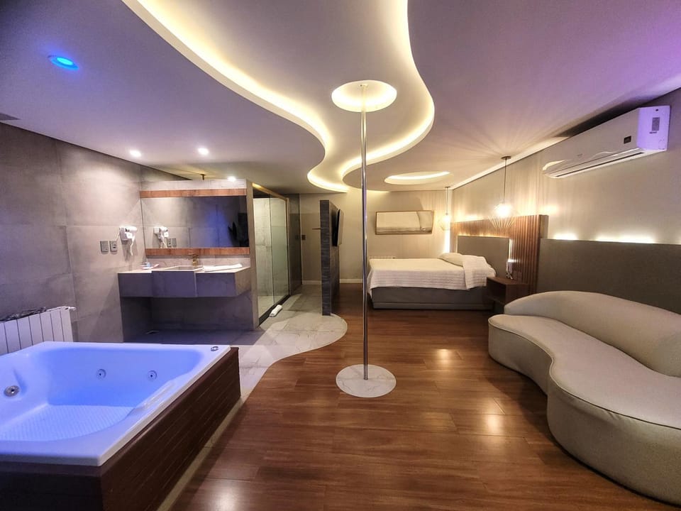 Bedroom, Bath