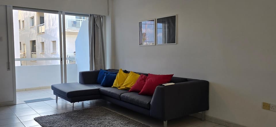Executive 2BR Spacious Apartment , Limassol Center, 2 Balconies, Ideal Business Stay - SuperCentro! Apartment in Limassol City