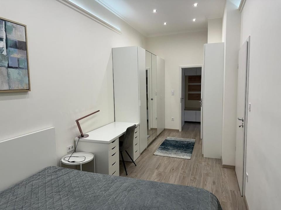 Bed, Photo of the whole room, Bedroom, wardrobe