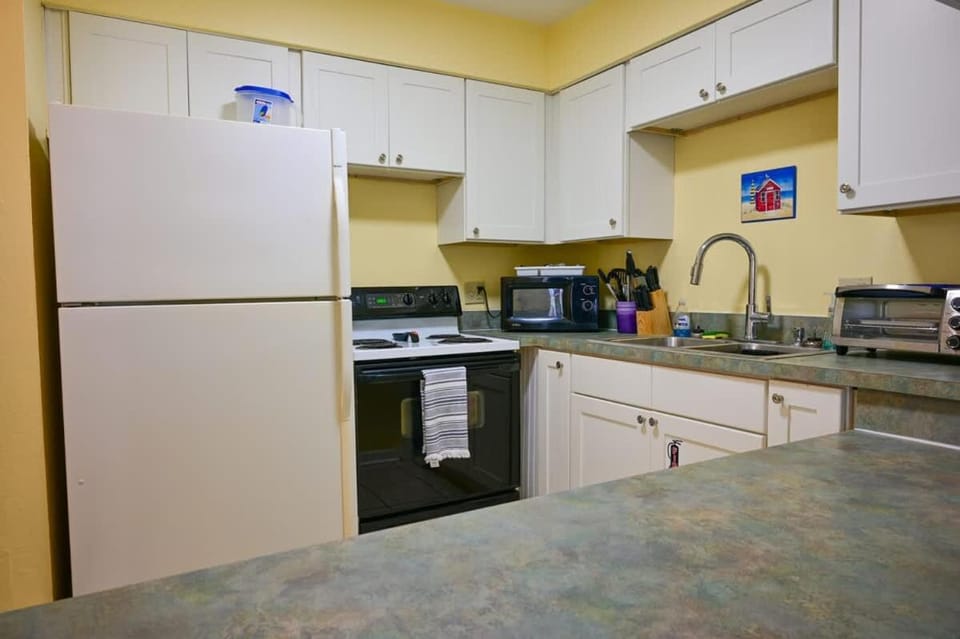 Diplomat 220-21 House in Cocoa Beach