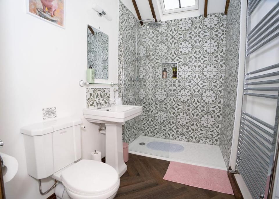 The Covey and The Nye Apartment in England