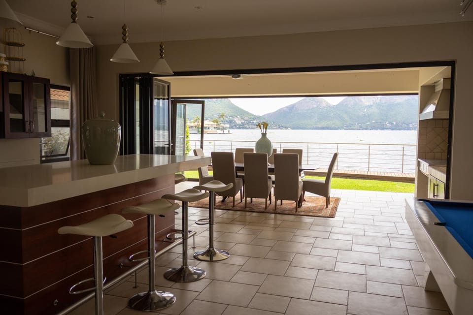 Patio, Mountain view