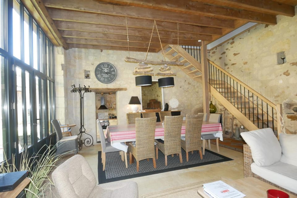 Dining area, storage