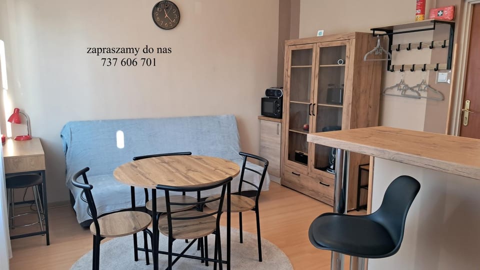 Living room, Lunch