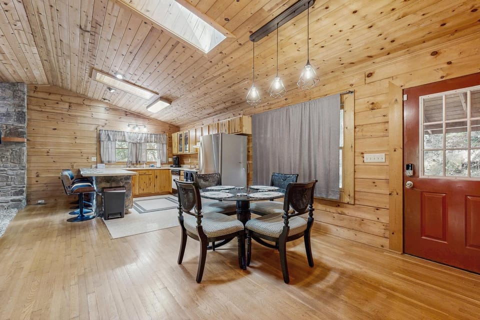 Sunset Ridge House in Maggie Valley