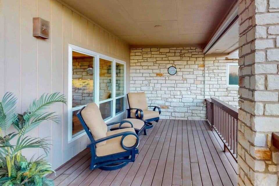 Getaway to Horseshoe Bay House in Lake Lyndon B Johnson