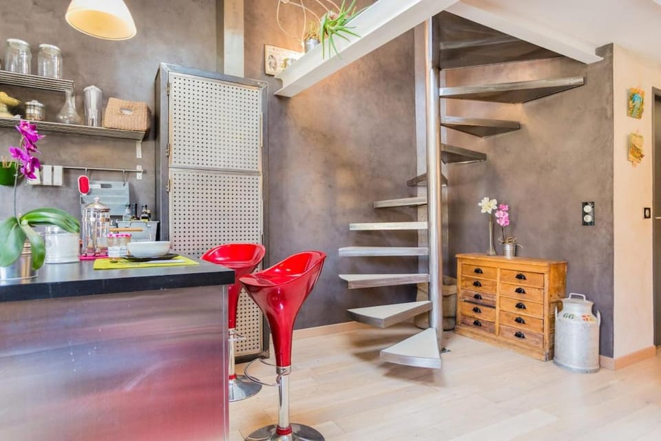 Urban loft with terrace downtown Apartment in Aix-en-Provence