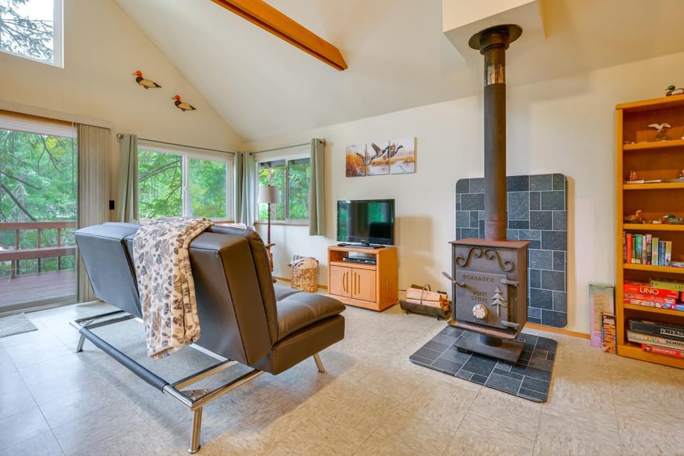 Cozy Hideaway on Key Peninsula with Serene Views! Apartment in Puget Sound