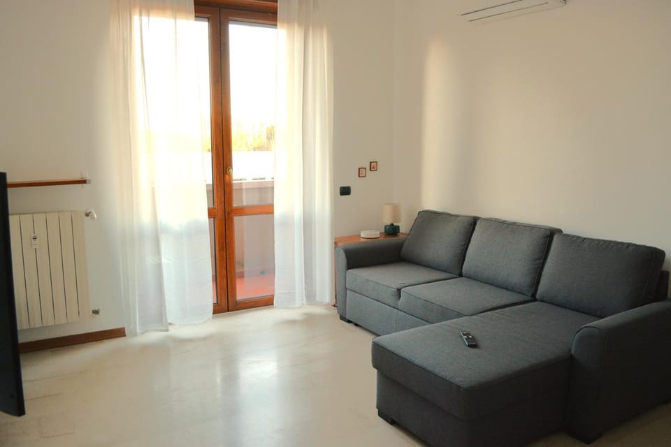 Living room, internet