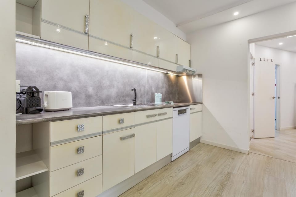 Kitchen or kitchenette, Living room