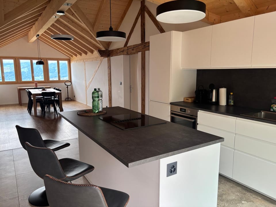 Dining area, kitchen
