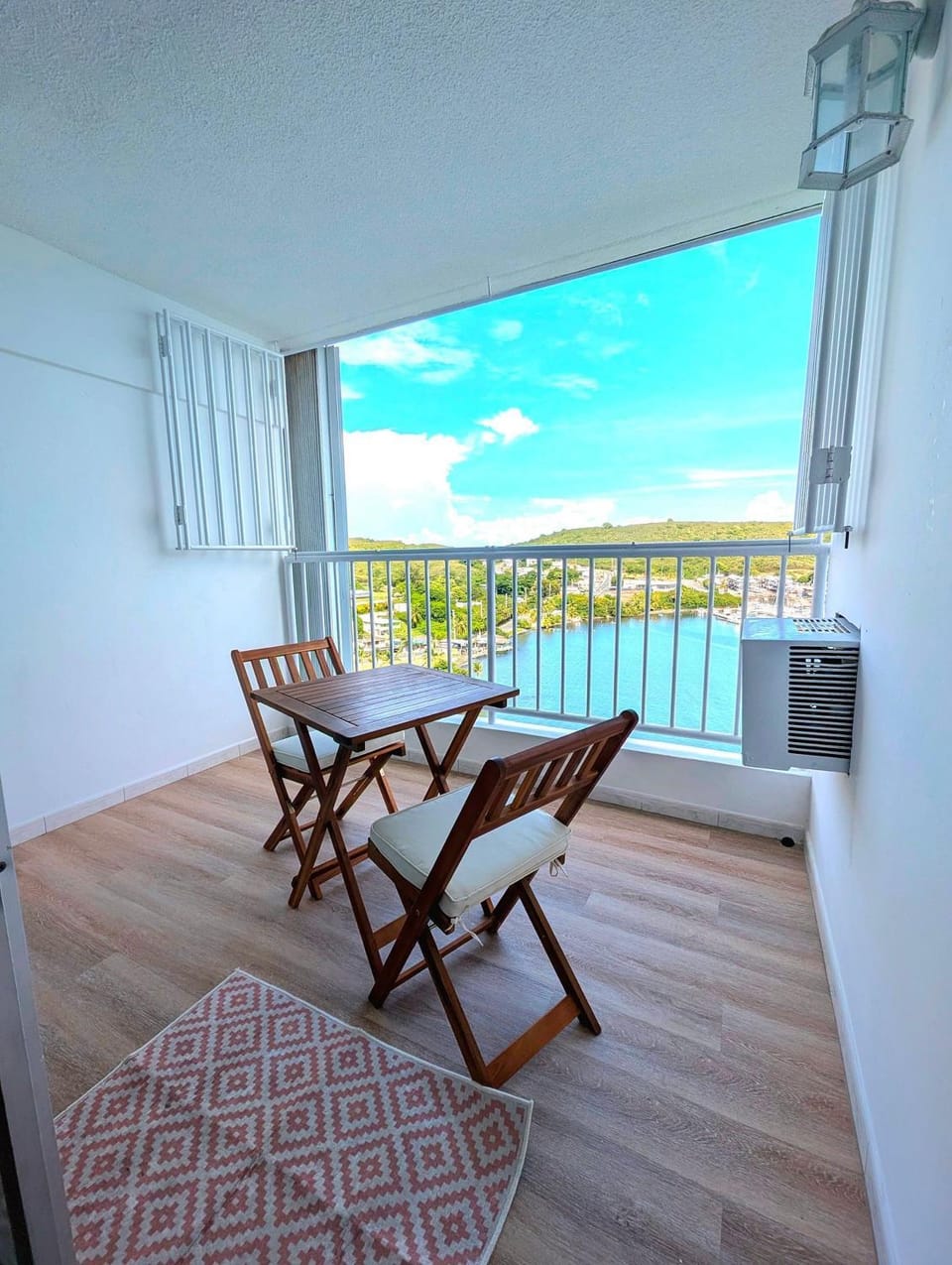 View (from property/room), Balcony/Terrace, Landmark view, Sea view