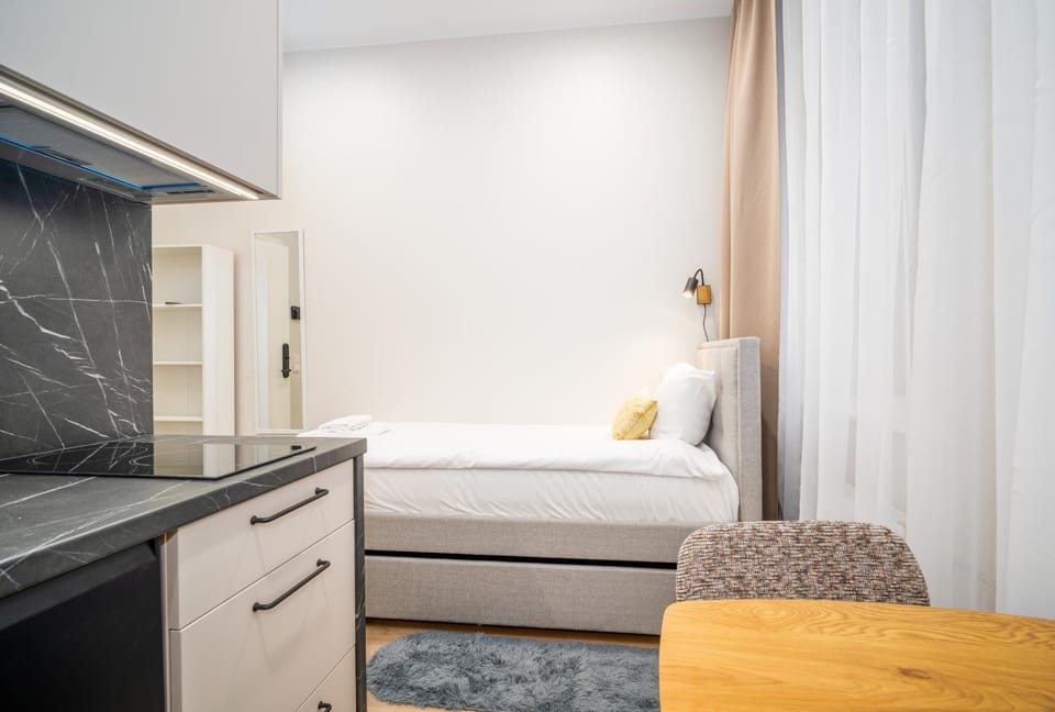 Kitchen or kitchenette, Seating area, Dining area, Bedroom