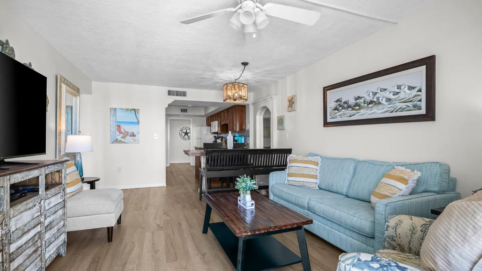 Surf Side Shores 1806 House in West Beach