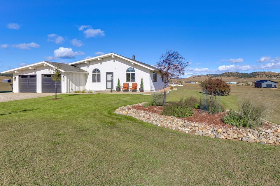 Black Hills, Sturgis Rally Base w/ Trailer Parking House in Pennington County