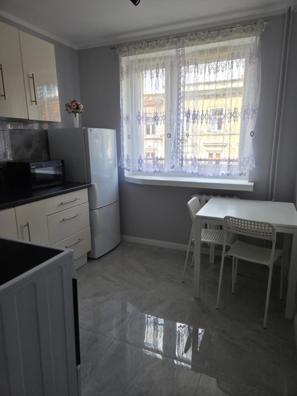 Kitchen or kitchenette, Dining area, oven, stove