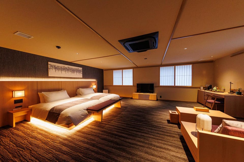 Bed, Photo of the whole room, minibar