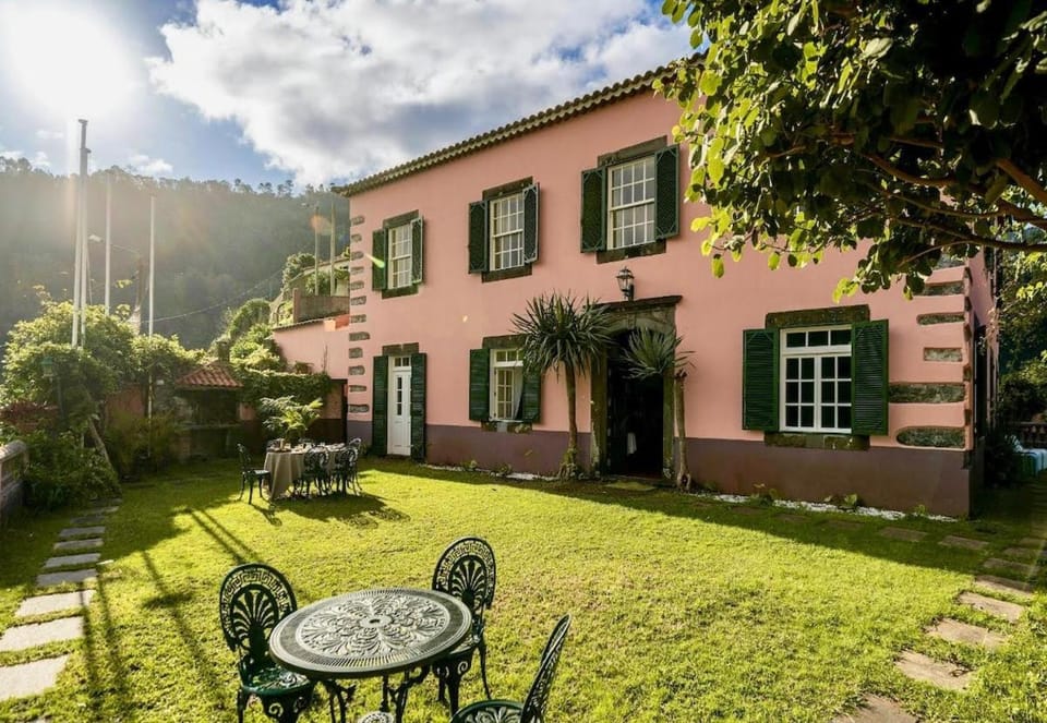 Property building, Natural landscape, Garden, Garden, Garden view
